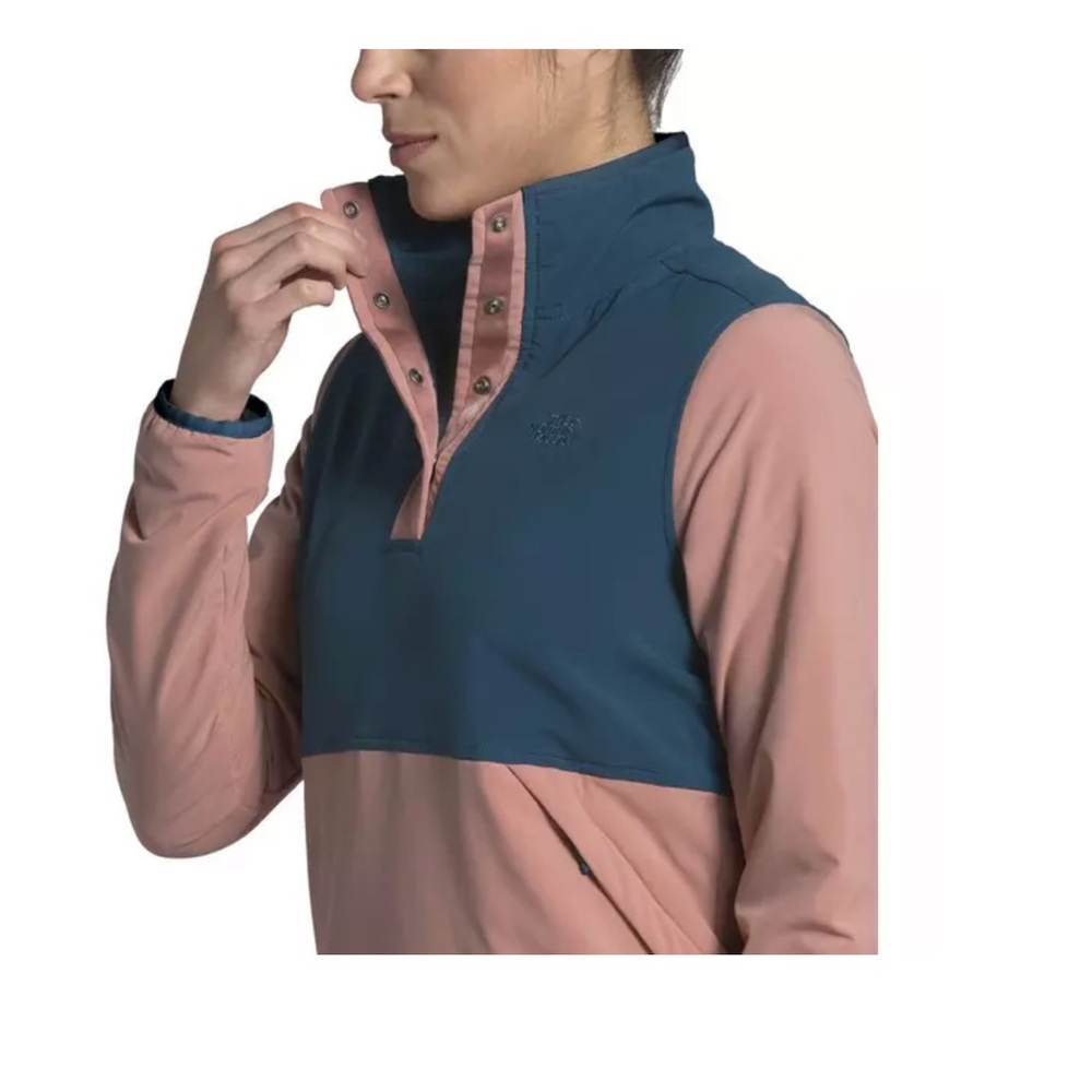 The North Face Women's Cragmont Fleece
1/4 Snap Pullover - Size: Medium NWOT - Picture 6 of 14